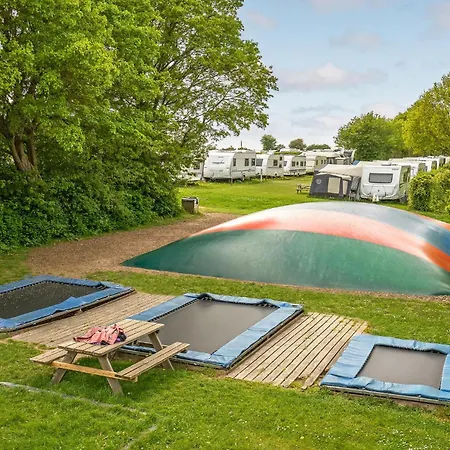 Vakantiehuis Lovely In With Wifi